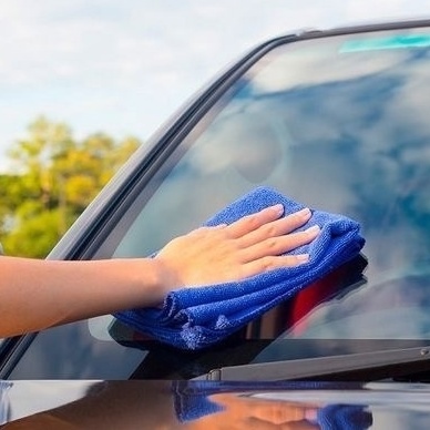 Уход за стеклами, фарами, замками